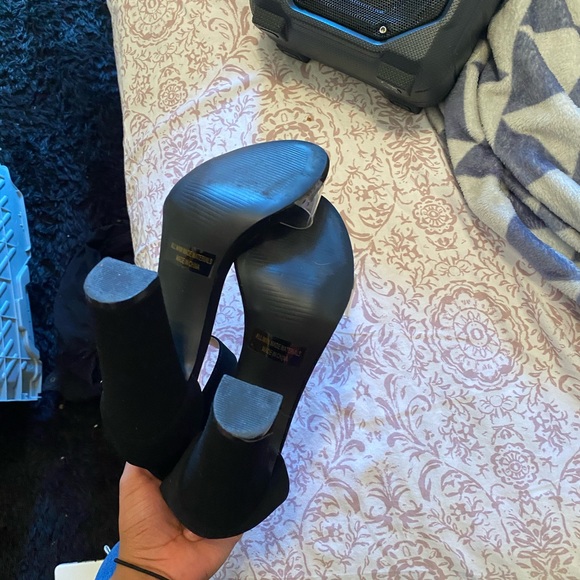 High heels - Picture 2 of 2